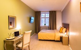 Allure Rooms & Coffee